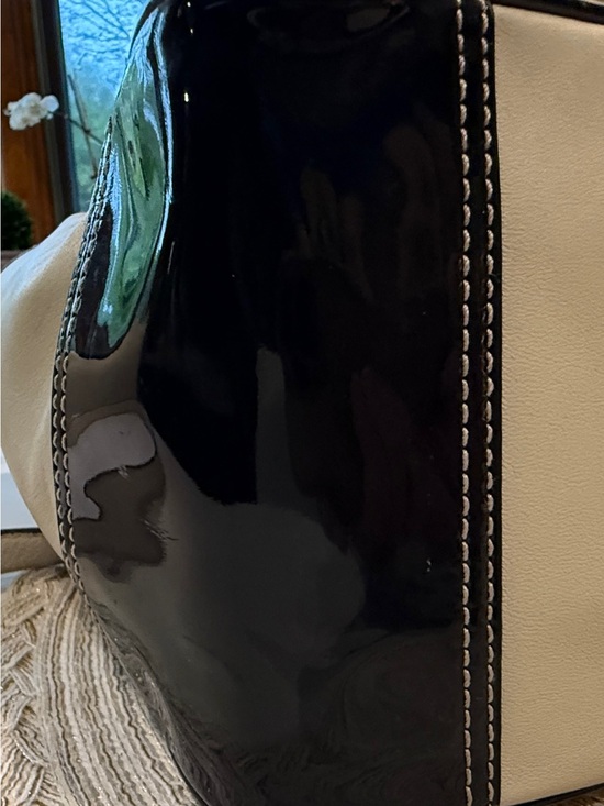 Coach Laura North South Chalk Leather Navy Patent Leather Tote w/CB Strap